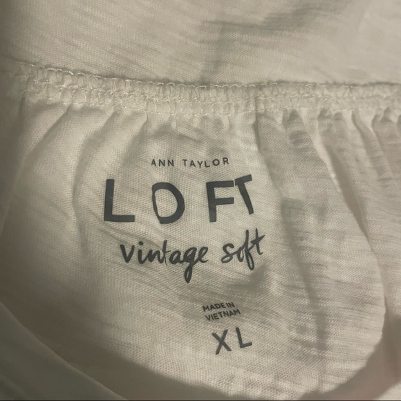 Loft Vintage Soft White T-shirt with Red Embroidery on shoulder and neckline XL - Picture 4 of 11